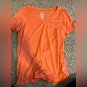 NIKE V-Neck Tee